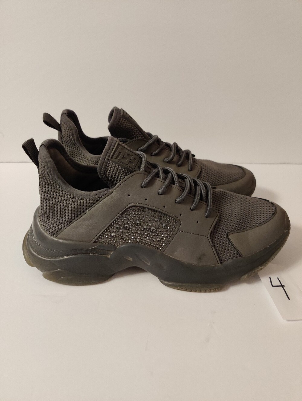 Steve Madden Dark Gray Knit Runner Sneakers 9